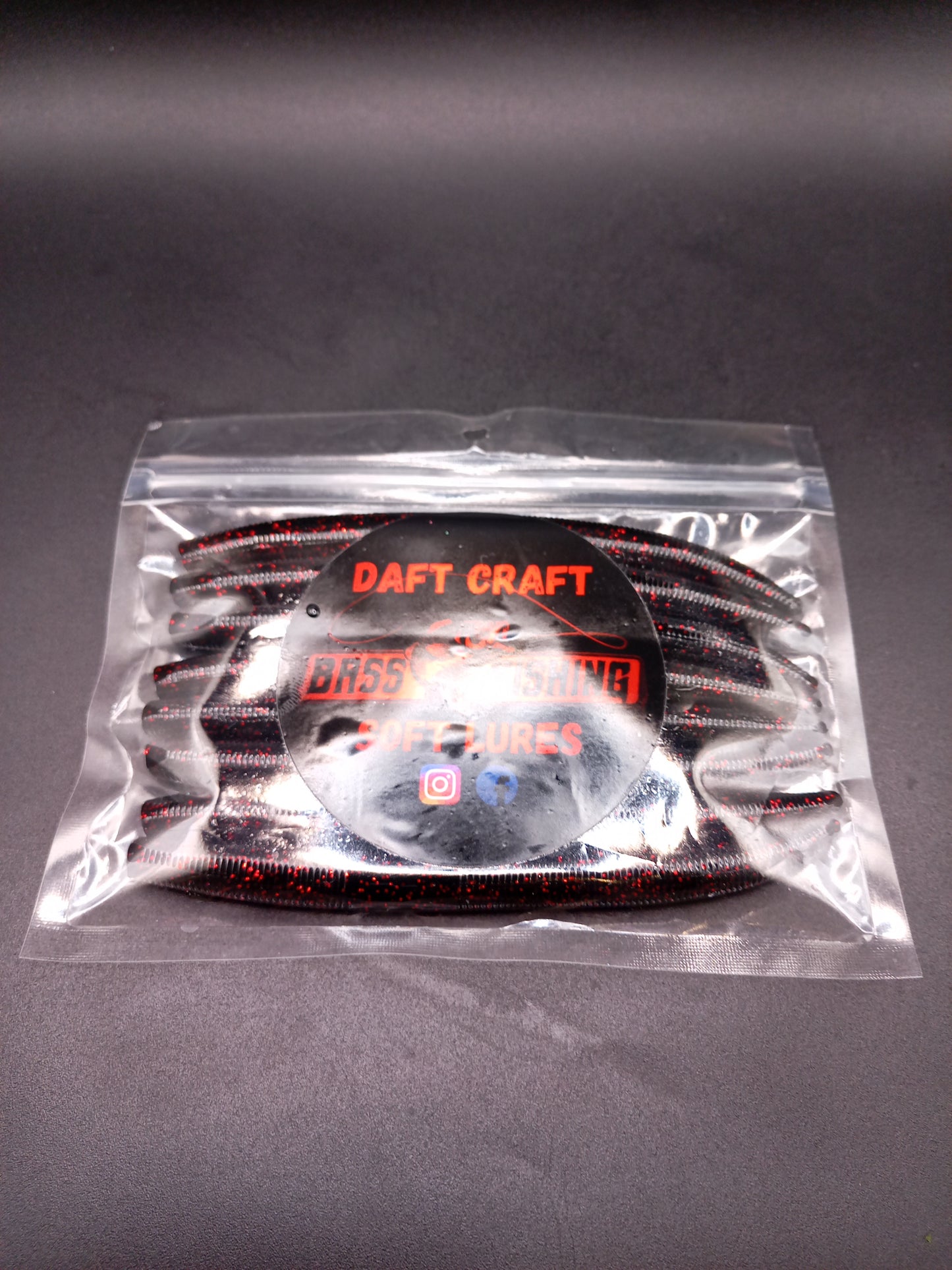 Worm 5" Black Red flk x8